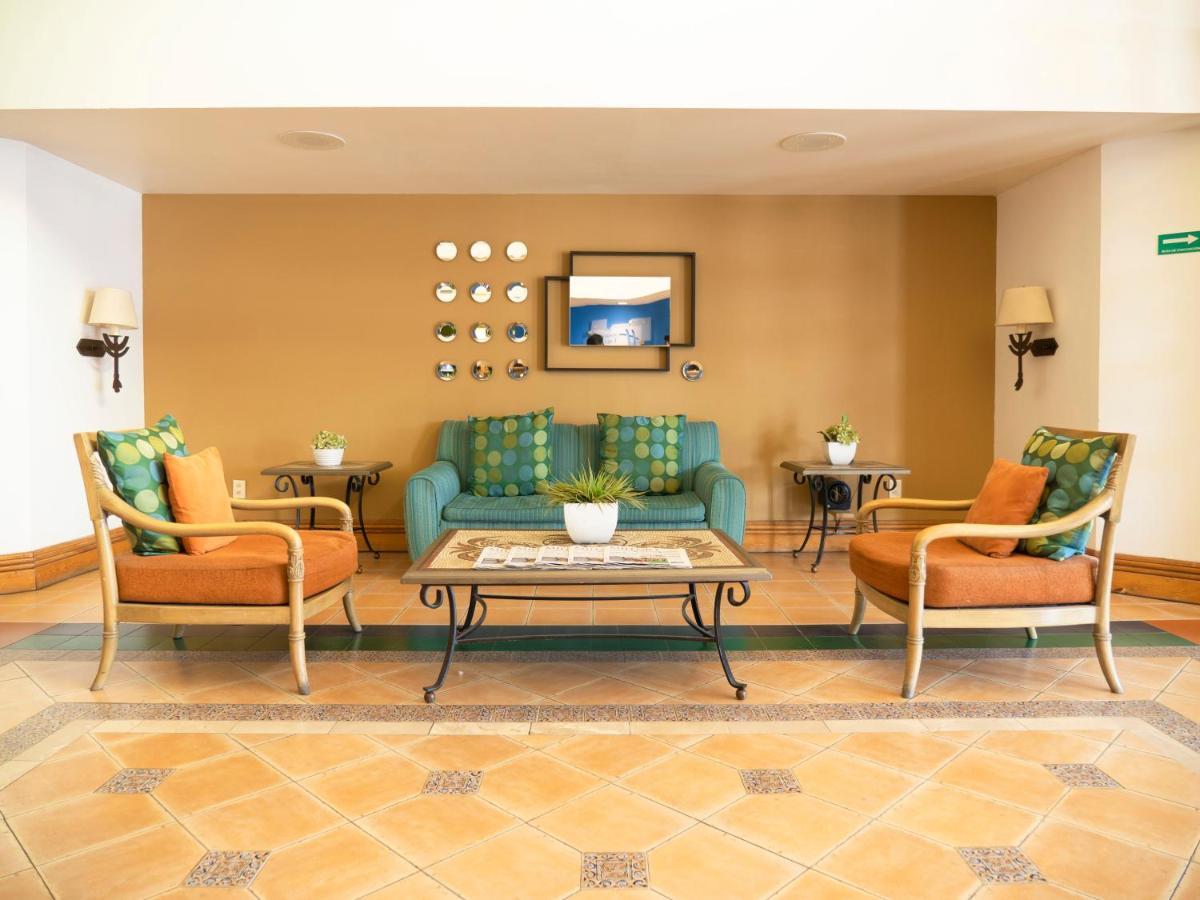 Holiday Inn Express Torreon By Ihg Екстер'єр фото